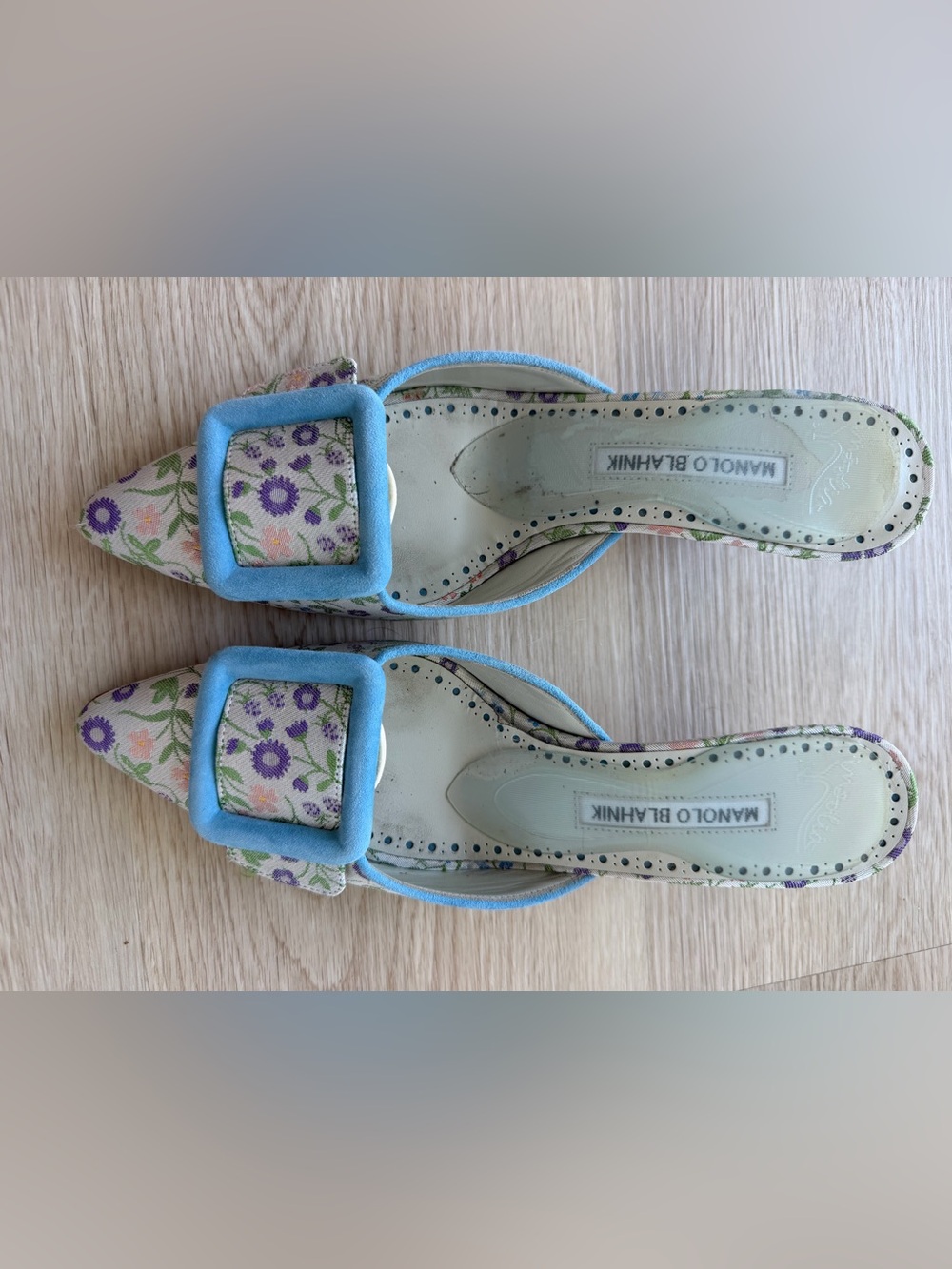 Manolo Blahnik Blue floral Maysale with buckle size 37 - Picture 3 of 13